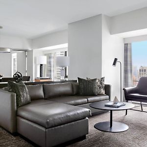 Executive King Suite Sofa Bed Club Lounge Access